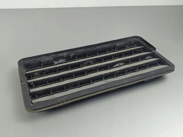 Grille Ford F150 OEM FOB43360 - État utilisé image 2