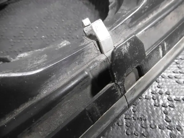 Volkswagen Tiguan Front Grill 5N0853651A image 10