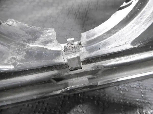 Volkswagen Tiguan Front Grill 5N0853651A image 8