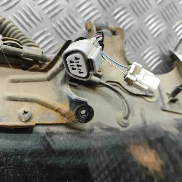 Luna trasera Toyota Land Cruiser OEM 6810560210 image 7