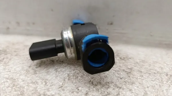 Capteur de pression de carburant Volvo XC60 II 32363465 image 3