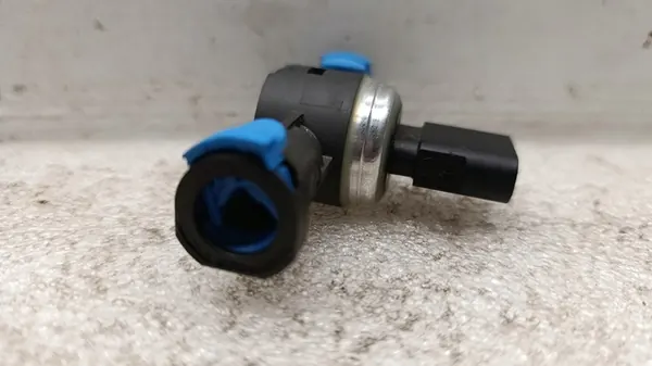 Capteur de pression de carburant Volvo XC60 II 32363465 image 4