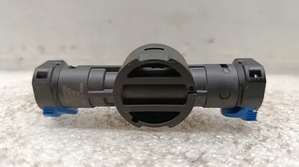 Capteur de pression de carburant Volvo XC60 II 32363465 image 5