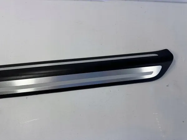 OEM 8U0853374B S-Line Seuil de Porte Droit Avant Audi Q3 image 3