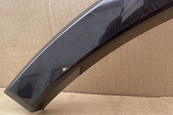 OEM 4M0853818H Pare-boue arrière droit Audi Q7 image 3