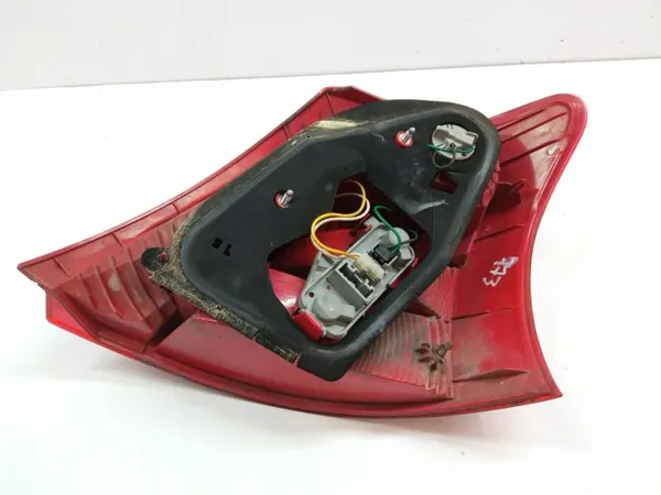 Feu arrière gauche Toyota Yaris II (2005-2011) OEM 5907911401559 image 4