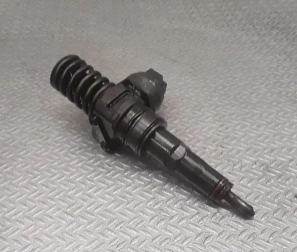 Injetor Audi A4 B7 2.0 TDI BPW 038130073BJ image 3