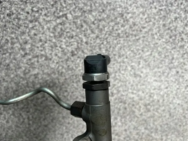 Capteur de rampe d'injection OEM 7795514 BMW X5 E70 image 5