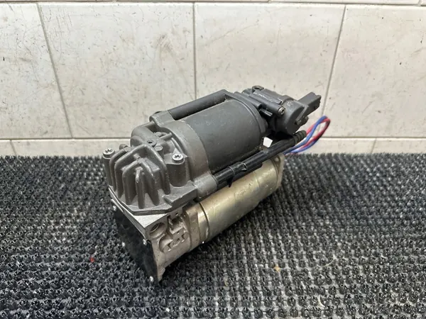BMW 5 F10 F11 Rear Air Suspension Compressor SOM10658 image 1