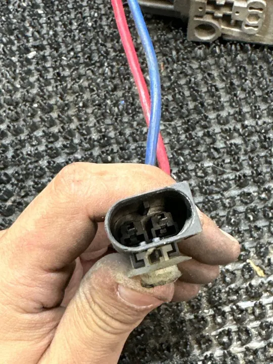 BMW 5 F10 F11 Rear Air Suspension Compressor SOM10658 image 6