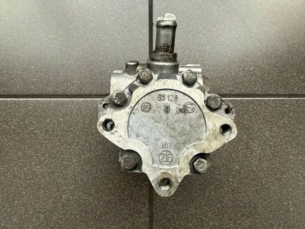 Pompe de direction Audi A4 B7 2.0 TDI OEM 8E0145155N image 3