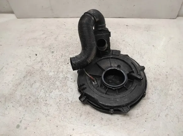 AUDI 80 B3 1.8 Ilmansuodattimen Kotelo image 4