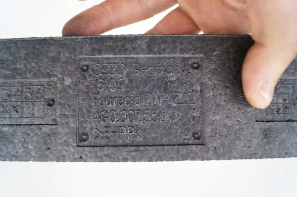 Audi A6 Puskuri Iskunvaimennin 4G0 807 550 J image 2