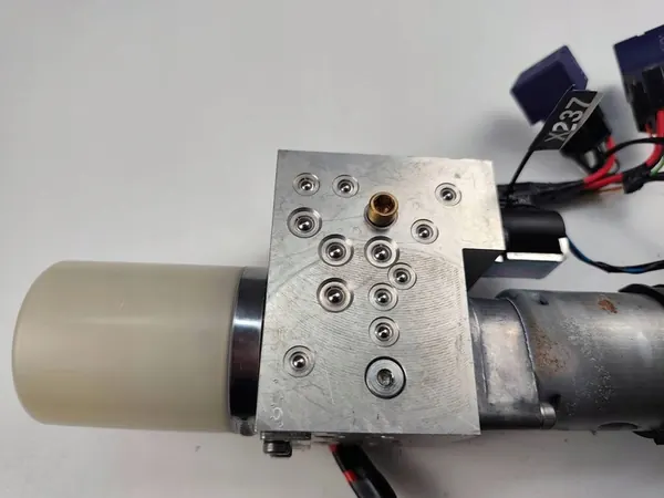 Pompe de toit pliant Peugeot 207 CC image 2