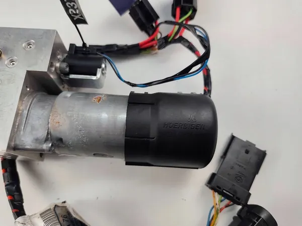 Pompe de toit pliant Peugeot 207 CC image 3