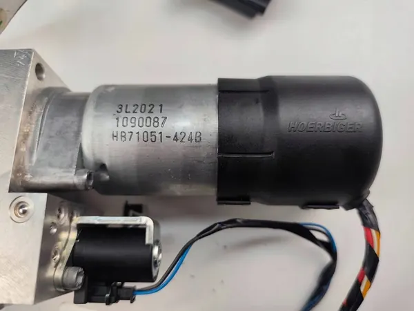 Pompe de toit pliant Peugeot 207 CC image 5