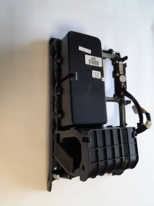 KIA Sorento Gear Shift Frame 84651C5000 image 3