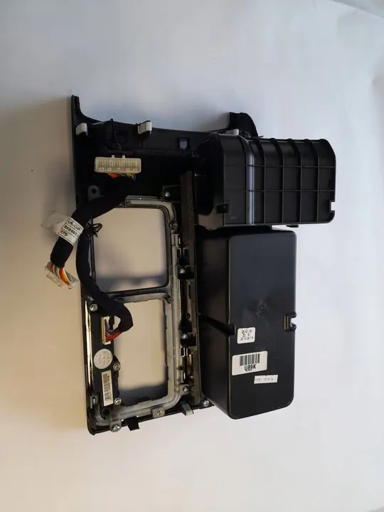 KIA Sorento Gear Shift Frame 84651C5000 image 6