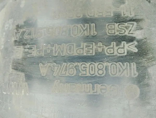 Complete Right Front Wheel Arch Volkswagen Golf V image 4