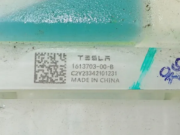 Tesla lämpöpumppu OEM 1648071-00-A Käytetty image 9