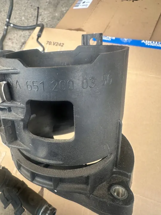 Mercedes-thermostaatti OEM A6512002800 W204 2.2CDI image 3