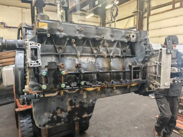 MAN D26 Motorblock med Veivaxel - Begagnad image 2