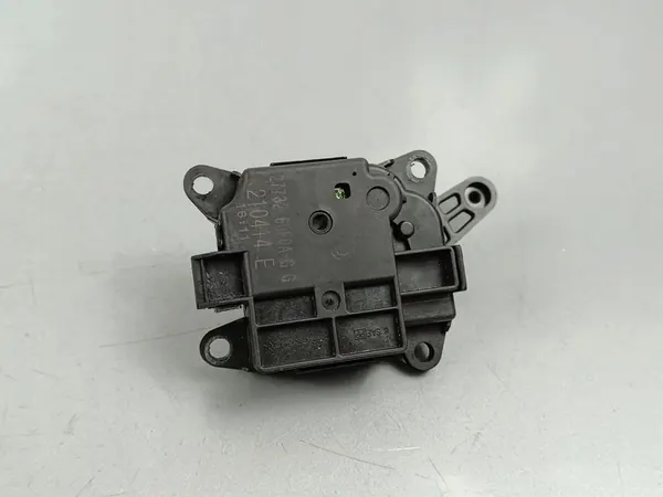 Nissan Qashqai J12 Ilmanvaihtoahtimen Aktuaattori 277326RFOAG image 2