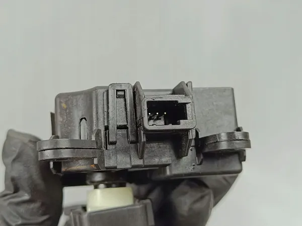 Nissan Qashqai J12 Ilmanvaihtoahtimen Aktuaattori 277326RFOAG image 4