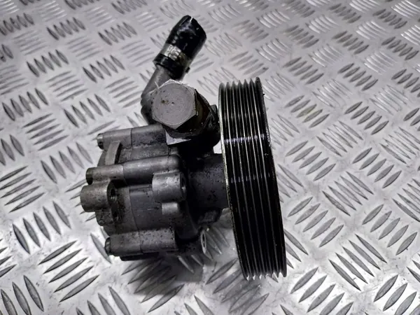 Servostyrningspump Citroen C5 II 1.6 HDI 9656405380 image 2
