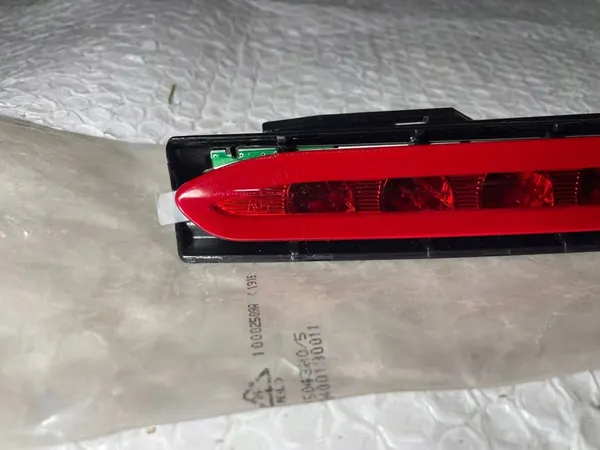 Mercedes-Benz E C207 W207 Luz de Freio Traseira image 2
