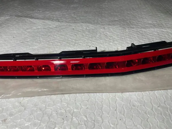 Mercedes-Benz E C207 W207 Luz de Freio Traseira image 3