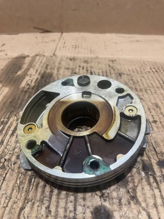 Volvo S80 Oljepump OEM 945842 - Begagnad image 4