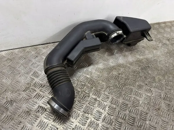 Subaru Impreza V Sisäilmansuodinkanaali OEM 14456AA50A image 3