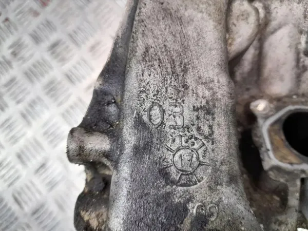 Audi OE 06E103403A Cylinderhuvud - Begagnad image 3