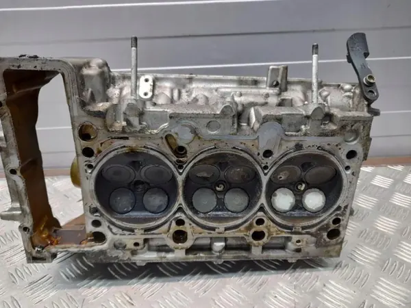 Audi OE 06E103403A Cylinderhuvud - Begagnad image 9