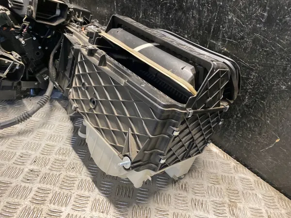 Mercedes Bläshus OEM A2228303501 Begagnad image 3