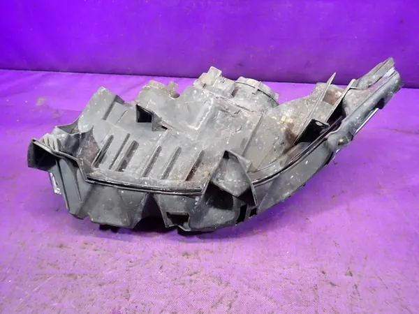 RENAULT MEGANE II 02-05 Farol Direito 7701064017 image 5