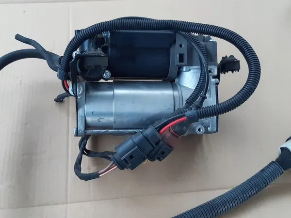 Compressore di Sospensione AUDI A8 D3 image 6