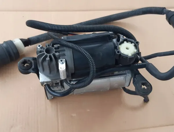 Compressore di Sospensione AUDI A8 D3 image 8