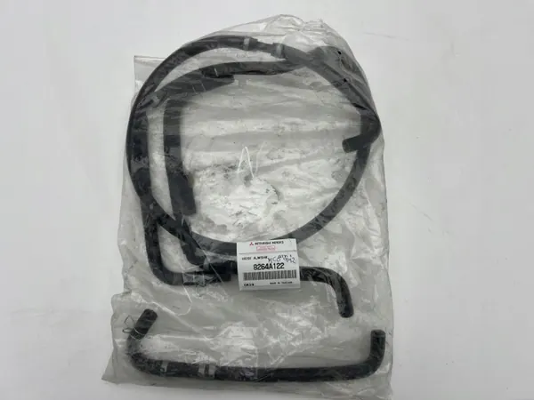 Manguera lavaparabrisas Mitsubishi L200 Pajero OEM 8264A122 image 2