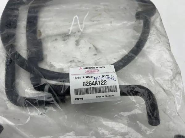 Manguera lavaparabrisas Mitsubishi L200 Pajero OEM 8264A122 image 3