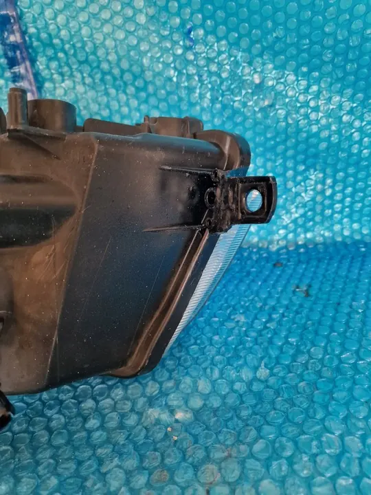 Oikea Etuvalo Skoda Superb II image 7