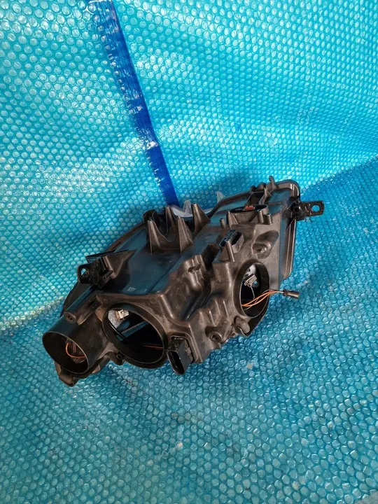 Oikea Etuvalo Skoda Superb II image 9