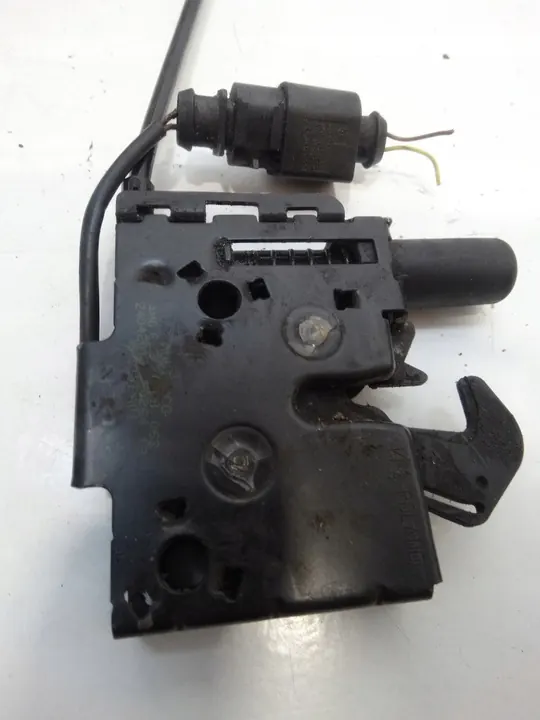 Volkswagen Motorhuv Lås Vänster Fram 4M0823509B image 3