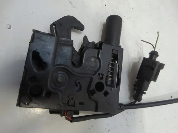 Volkswagen Motorhuv Lås Vänster Fram 4M0823509B image 4