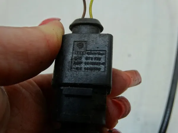 Volkswagen Motorhuv Lås Vänster Fram 4M0823509B image 6