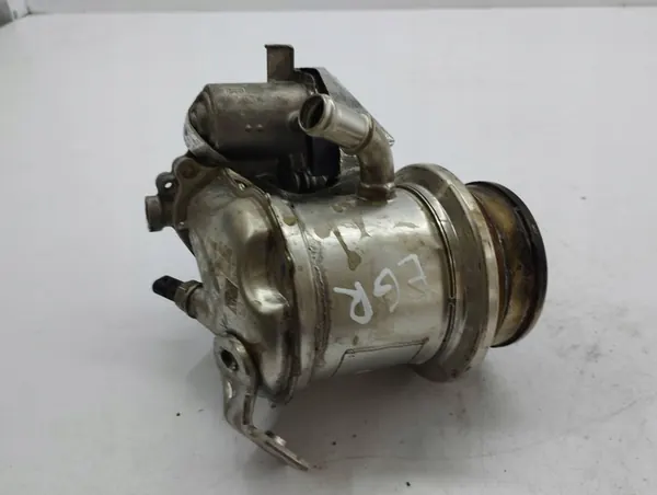 Audi A3 8Y 2021 EGR-Jäähdytin 05L131512D image 4