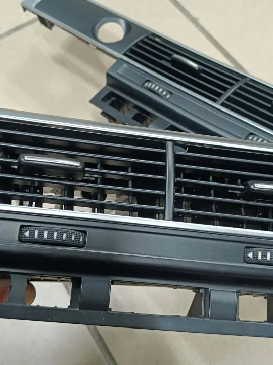Grille de ventilation centrale Audi A6 C6 OEM 4F1820951F image 3
