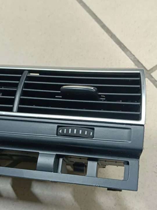 Grille de ventilation centrale Audi A6 C6 OEM 4F1820951F image 6