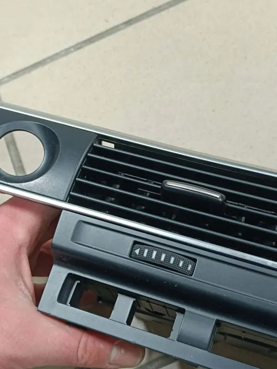 Grille de ventilation centrale Audi A6 C6 OEM 4F1820951F image 8